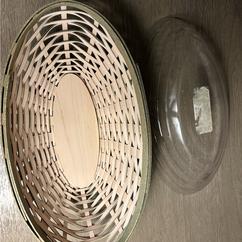 A Longaberger 2010 Oval Sage Green Color, with Teal color silk Hydranges. - Picture 8 of 16